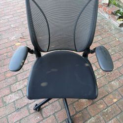 Humanscale World LM Task Chair