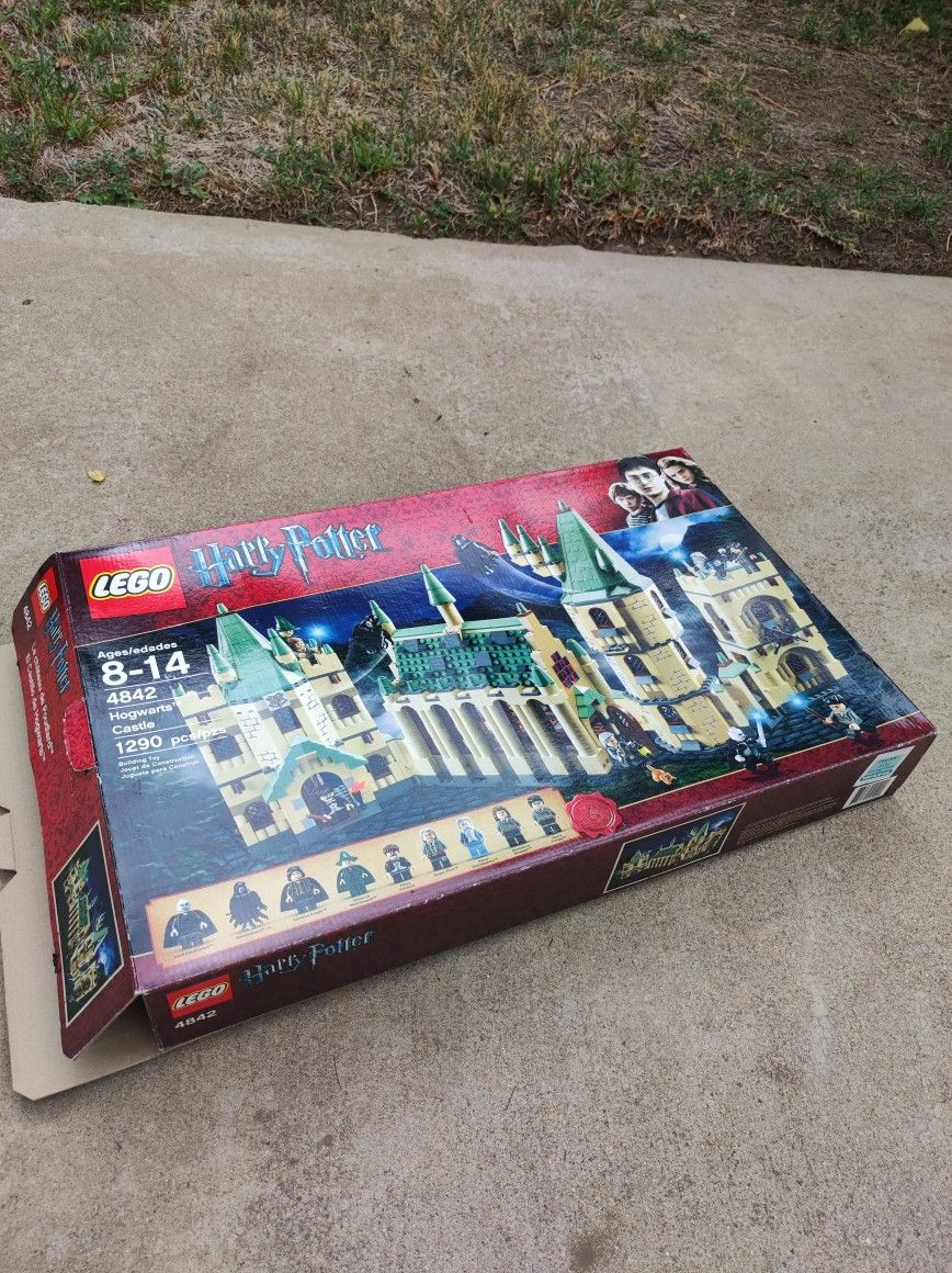 lego Harry Potter 4842 Hogwarts Castle (4th edition) Complete with box