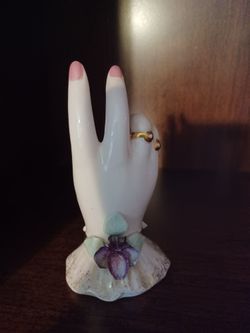 Antique 1950's Ring Holder