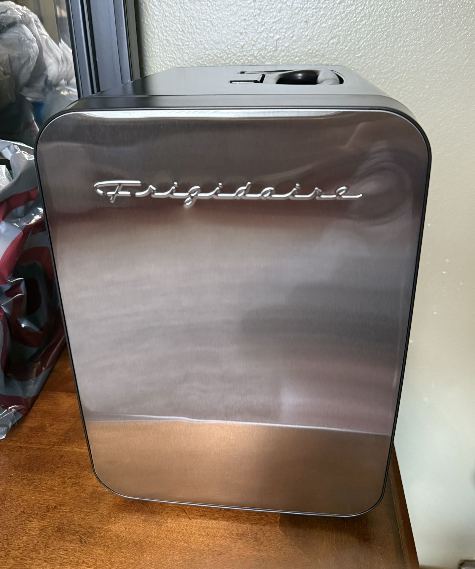 Frigidaire EFMIS188-SS Mini Portable Fridge Cooler