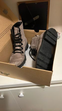 Brand New Woman’s Sorel Waterproof Boots