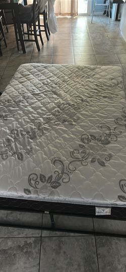 Bed For Sale! Cama En Venta!!