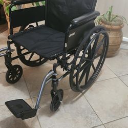 Drive Cruiser 3 Wheelchair 