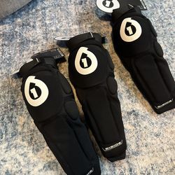 Sixsixone Rage hard knee/ shin mountain biking  kneepads size small / protective gear downhill bikin