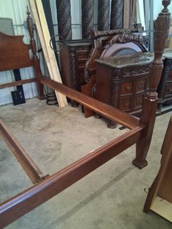 GOOD CHEAP KING SIZE BED & HIGH BOY