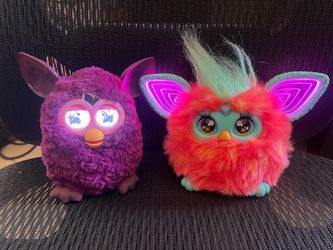LOT OF 2 Furby’s Purple 2012 and Pinkish 2023