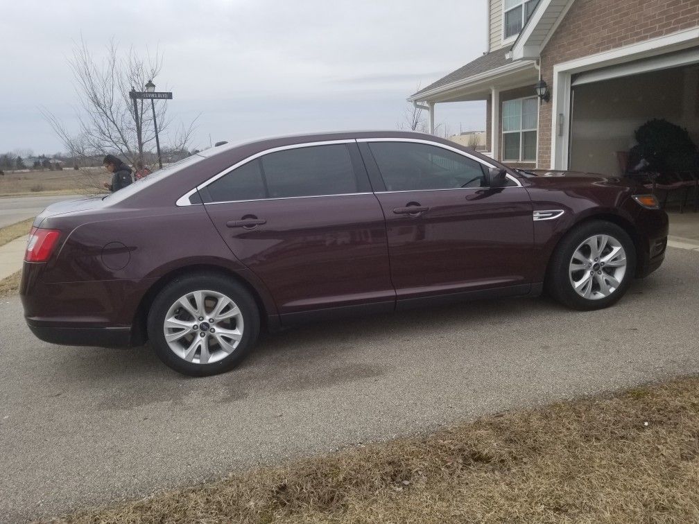 2011 Ford Taurus