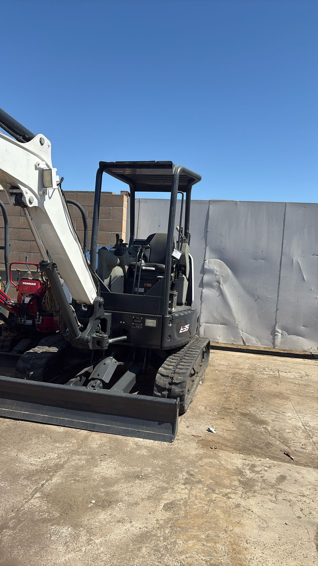 BOBCAT E35i