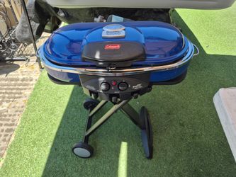 COLEMAN ROADTRIP PORTABLE GRILL,  WORKS PERFECTLY