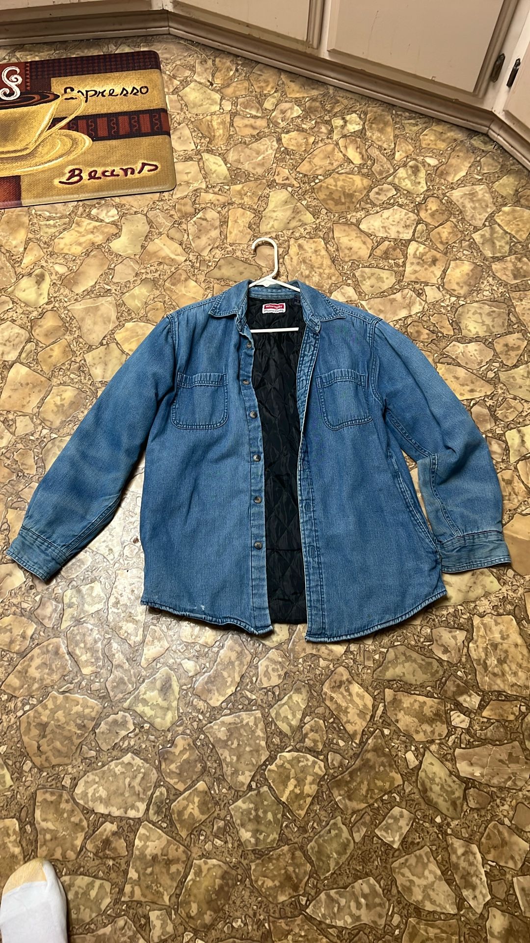 Wrangler Jacket (Men’s Small Blue Denim Lined with Pockets)