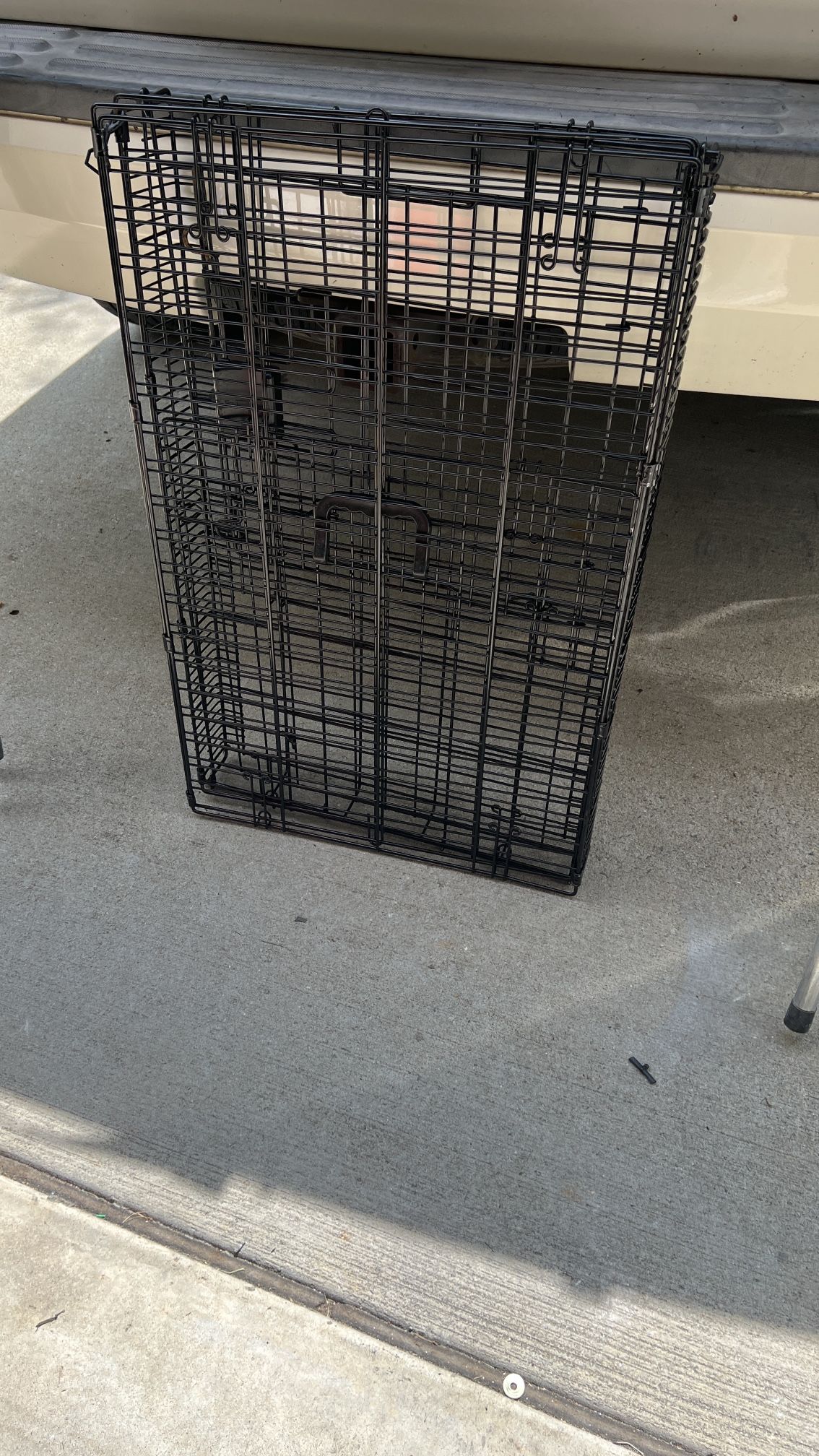 Dog crate -Medium Size