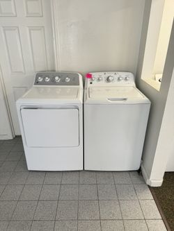 GE Washer No Agitator And Dryer Set Large Capacity