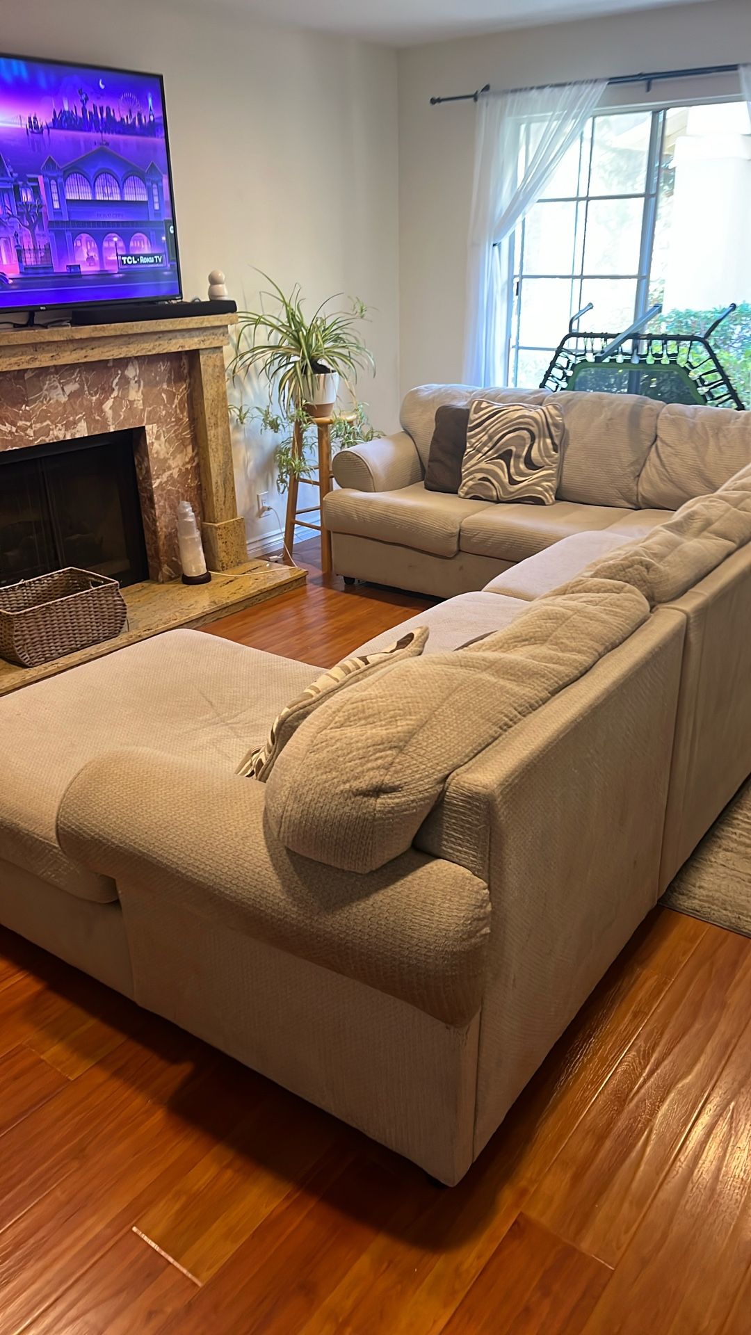 🛋️ Large Sectional Sofa – Super Comfortable & Clean – $350