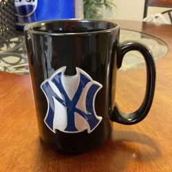 New York Yankees Black Ceramic Coffee Mug 3D  Logo Front