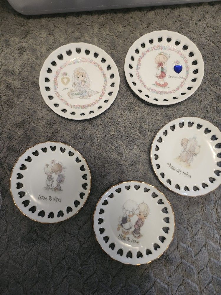 Precious moments Plates And Cross