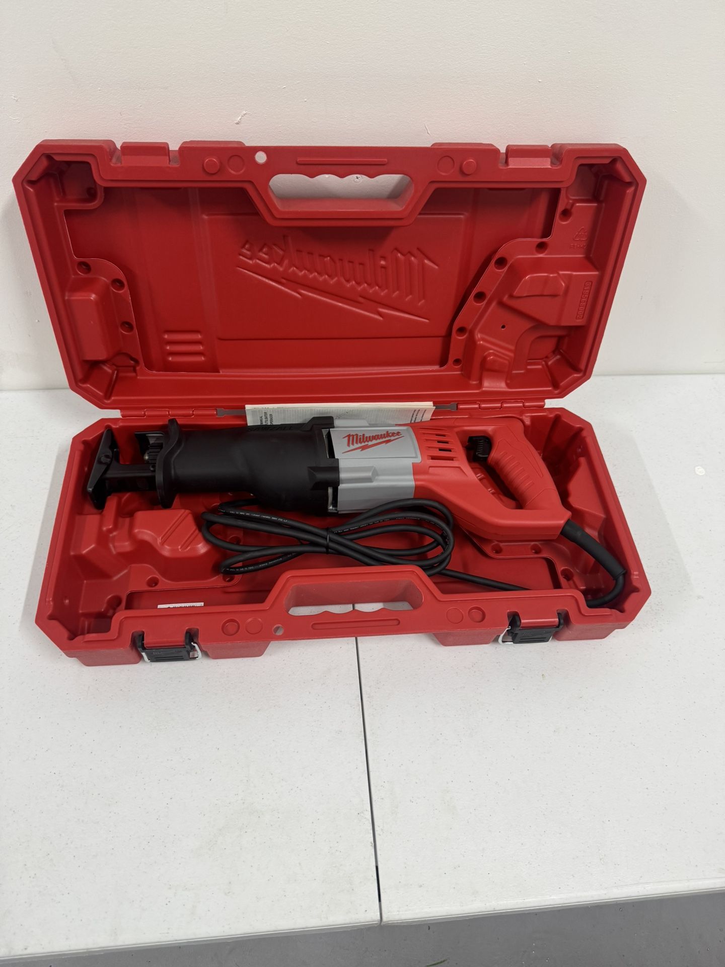 Milwaukee 12 Amp SAWZALL Reciprocating Saw with Case