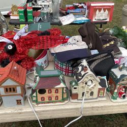 Christmas Houses 5 And Acceries 