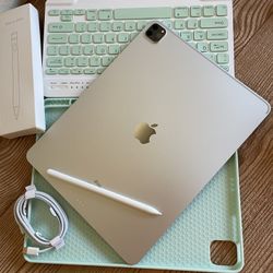 iPad Pro 12.9” (M1 chip / 2021) 5th Generation 128GB with  keyboard case and pen & Accessories 