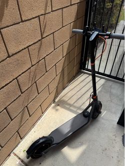 Segway Ninebot Electric Scooter F35