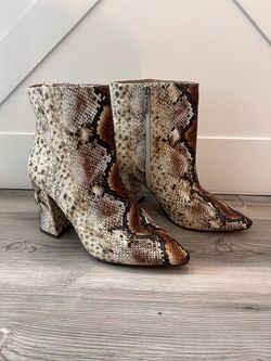 Charles David Boots Womens Size 8.5 Virgil Ankle Bootie Snakeskin Heeled Zip Up