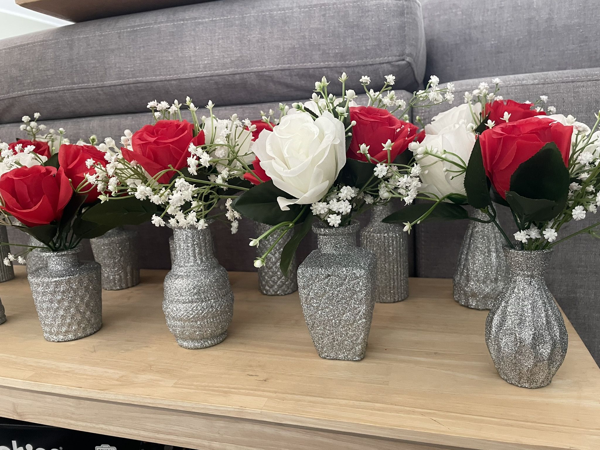 Bud vases with flowers