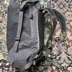 Patagonia 35L Roll Top Backpack Like New