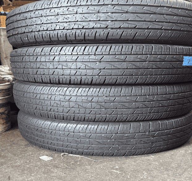 225 65 17 SET OF 4 USED FIRESTONE WITH 80% TREAD REMAINING.