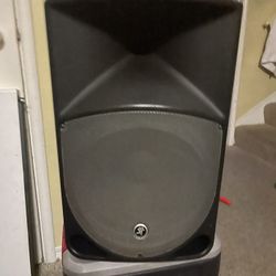 Pair Makie Thump Powered Speaker TH15 