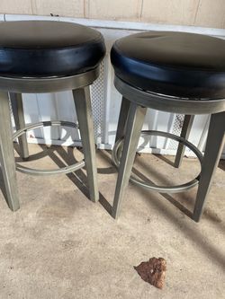 Rotating chairs set off 2