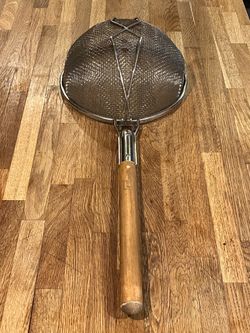 Large Commercial Wire Mesh Spider Strainer Skimmer – Wood Handle