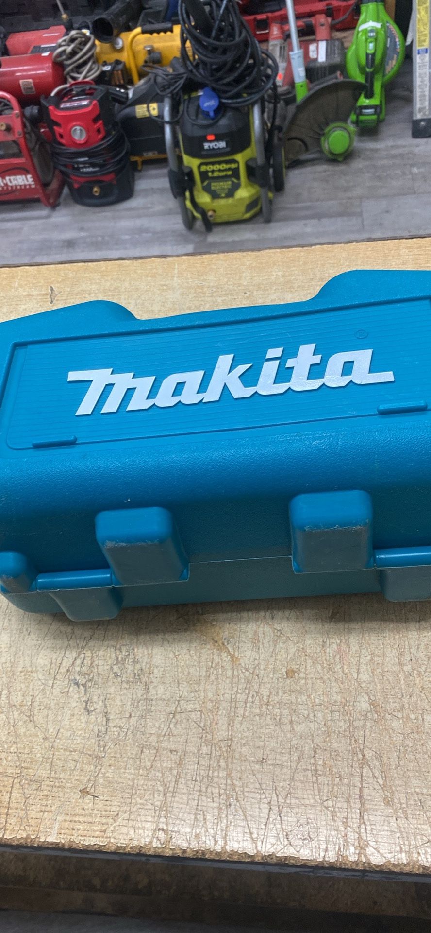 Makita 5”. Orbital Sander 