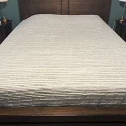 Threshold Quilt (King Size)