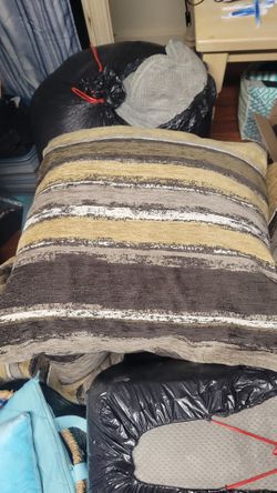 6 Couch Pillows