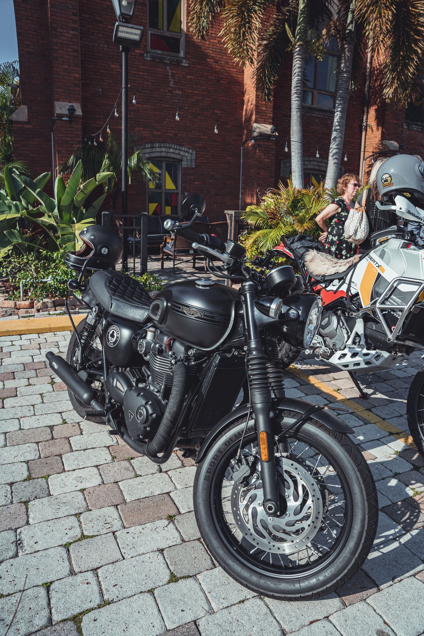 2020 Triumph T120 Ace Cafe