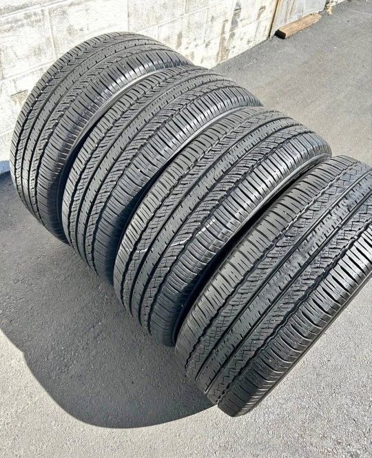 225 55 19 Tires Con 80% De Vida Las 4 De La Marca TOYO