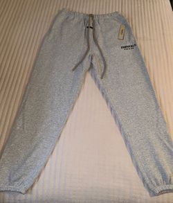 Fear Of God ESSENTIALS Sweatpants / ‘Light Heather Grey’ / Size L