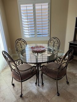 Glass top Round Dining Table with Chairs