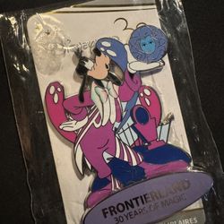 Disney Paris Exclusive 700 LE Goofy Pin