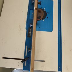Rockler Router Table with Porter cable Router