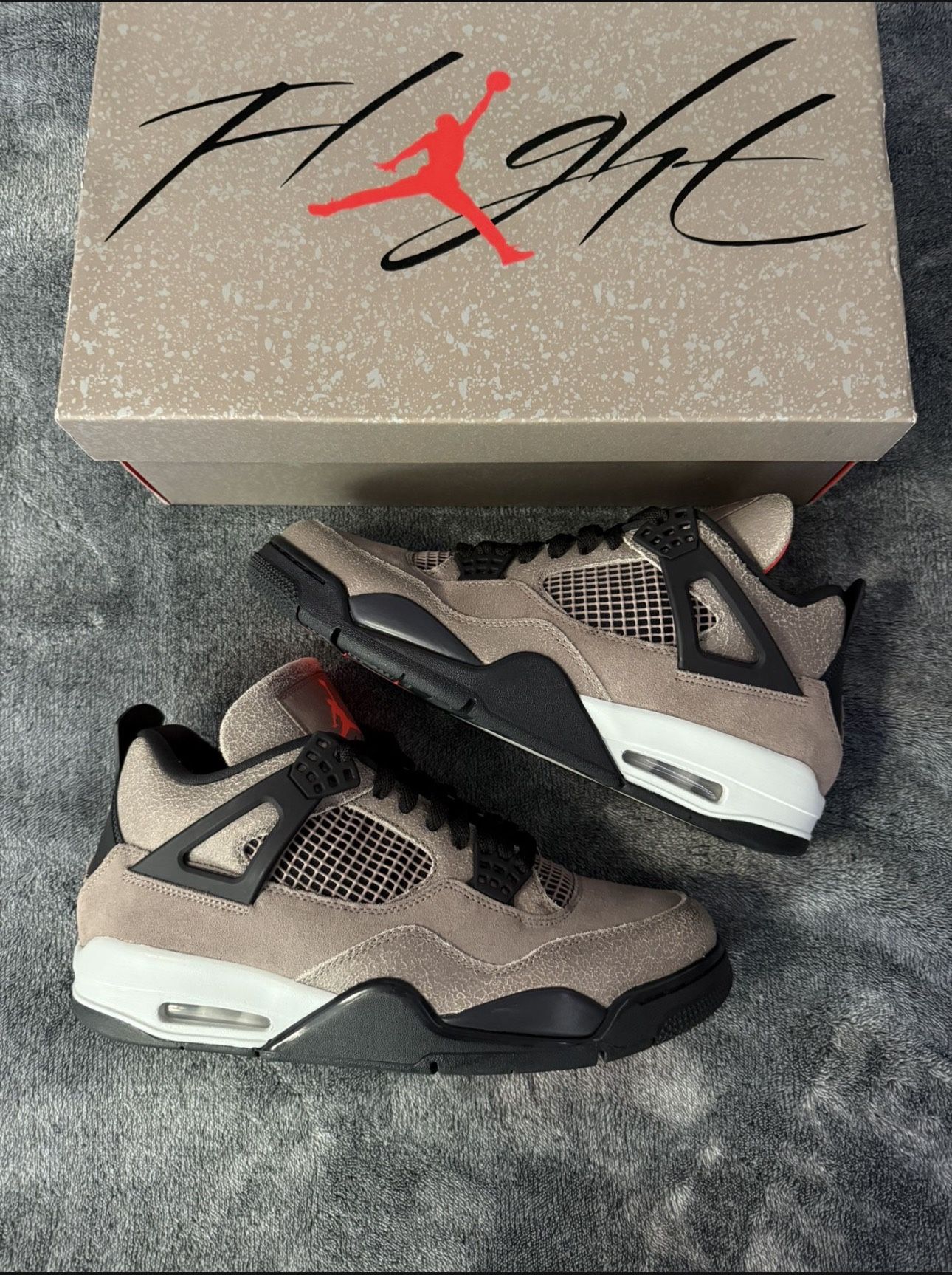 Jordan 4 Taupe Haze 