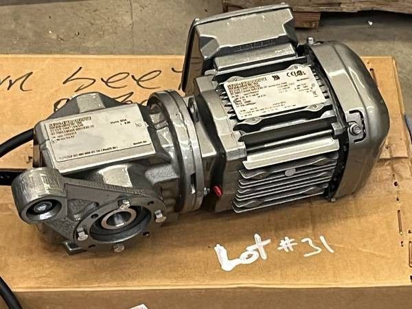 NEW! SEW EURODRIVE MOTOR STILL IN THE BOX