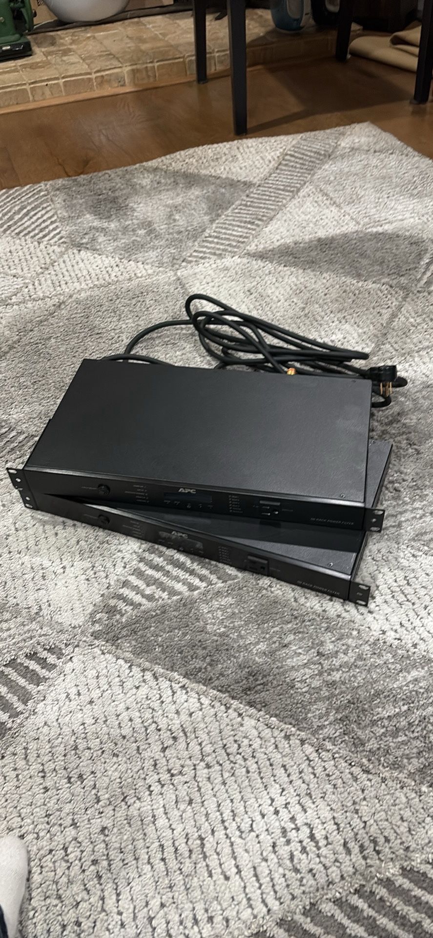 APC G5BLK AV 15 Amp 120V G Type Rack Power Filter 1U NEMA 5-15 9-Outlets