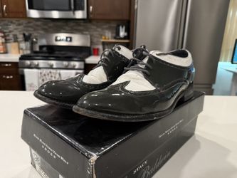 Stacy Baldwin Gray & White Two Toned Dress Shoes