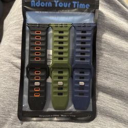 Brand New Apple Watch Bands (42,44,45,49mm). 