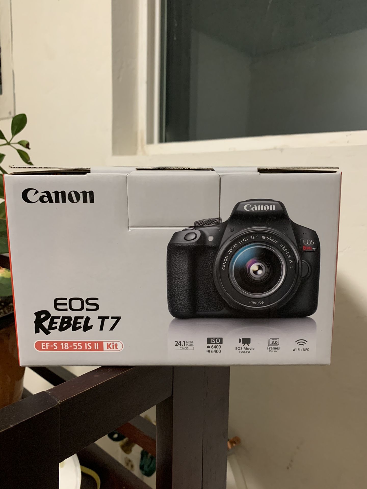 Canon Rebel EOS T7