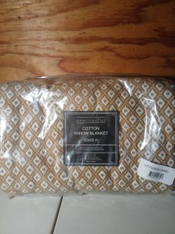 COTTON THROW BLANKET
