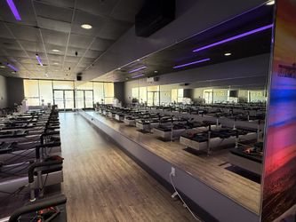 Robust Quarter-Inch Thick Mirrors for Workout Areas