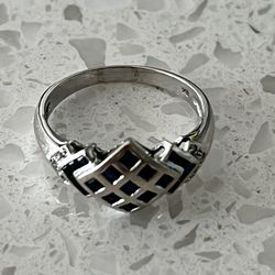 8K White Gold Sapphire Ring (brand new, never used)