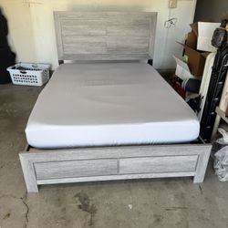 Full Size Gray Bedroom set Like new