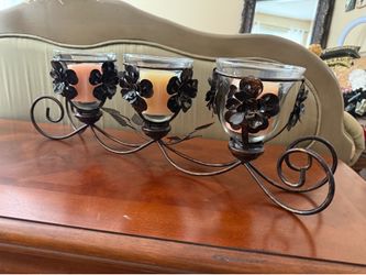 Metal candle holder